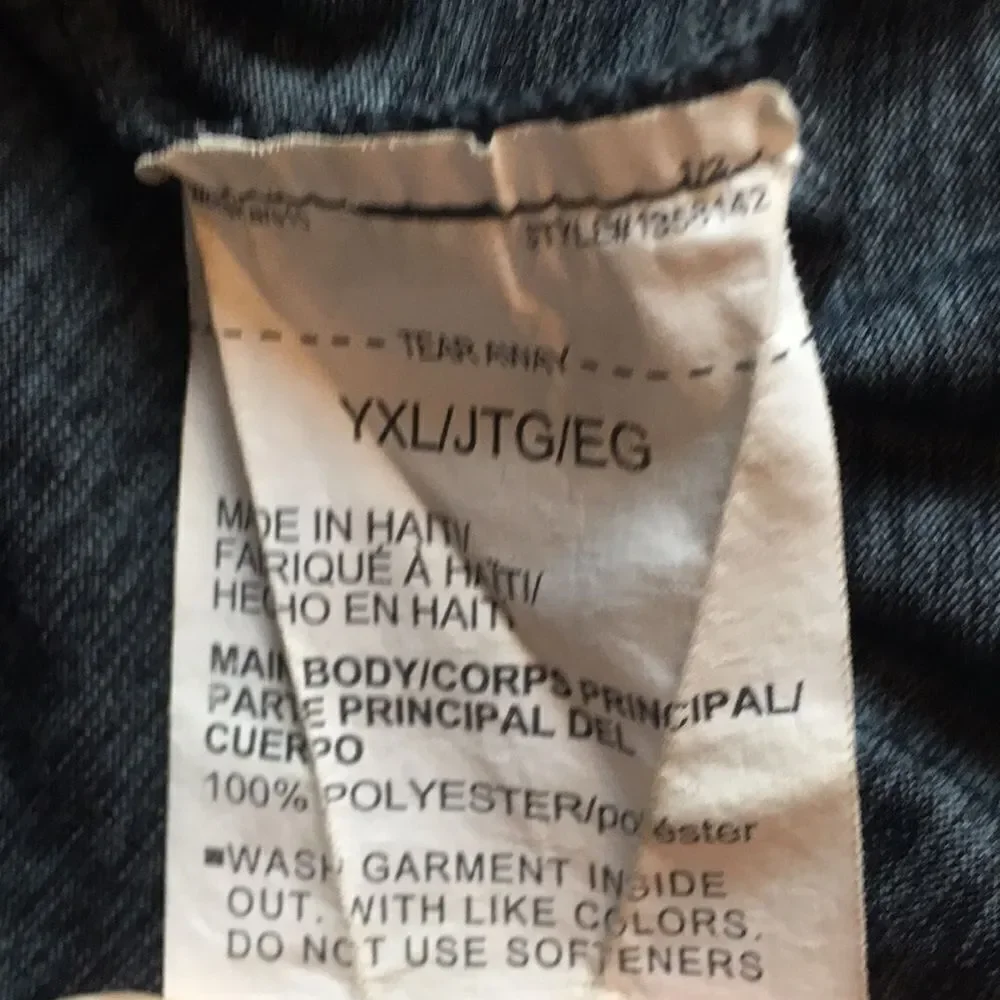 Under Armour HeatGear Loose-Fit Black and Gray T-Shirt Youth XL